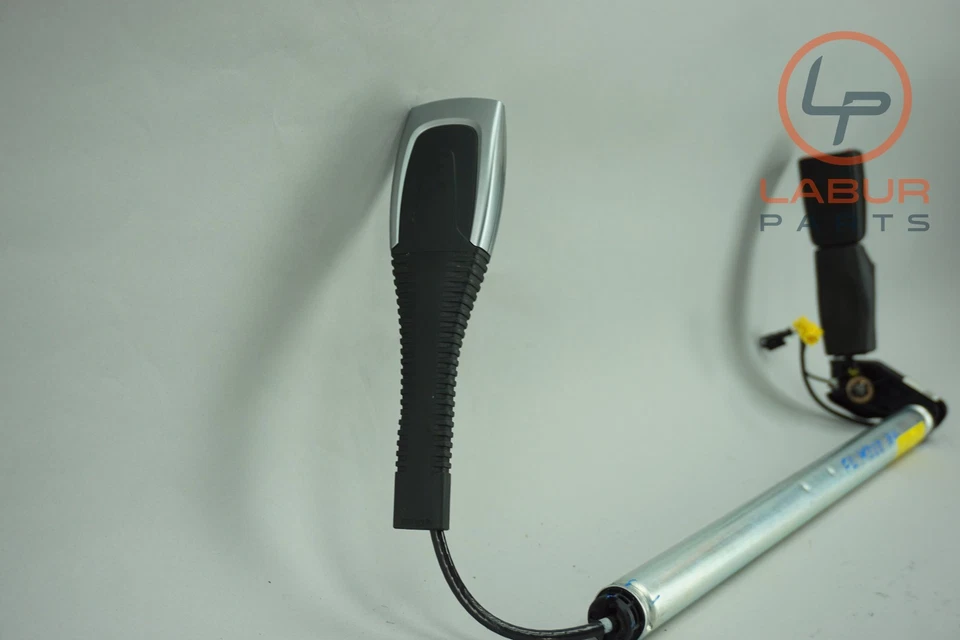 W222 14-20 梅赛德斯 S 级前左驾驶员侧座椅皮带扣黑色 Z6931 — 第 2/4 张图片