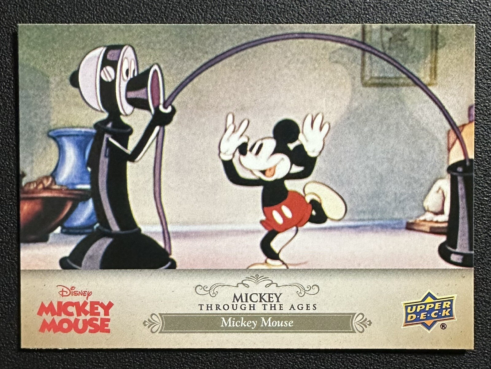 2019 UD Disney Mickey Mouse THROUGH THE AGES MTA-9 MICKEY MOUSE in Toploader