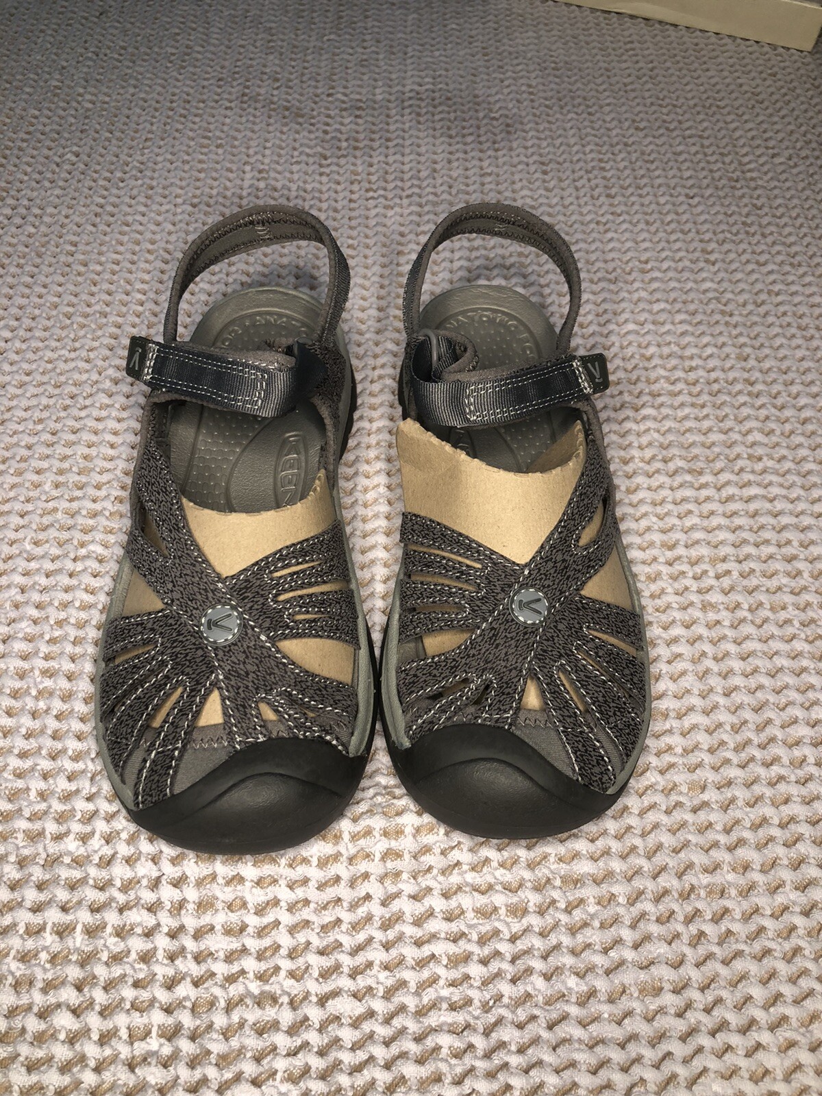 keen rose sandal magnet gargoyle