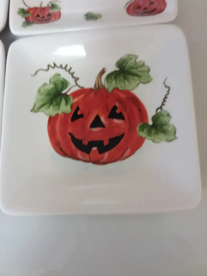 Набор из 4 квадратных закусочных тарелок Maxcera 6 дюймов с фонарем Jack-O и лозами - Изображение 3 из 4