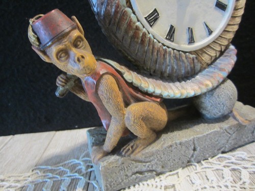 Vintage Resin Monkey Quartz Mantel Clock - Picture 7 of 7