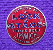 LOCK STAGG IPSWICH MORRIS TRAVELLER TRUINPH CAR AGENT DASHBOARD EMBLEM BADGE