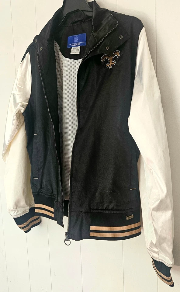 Chaqueta de satén ligera a presión completa de la NFL vintage de los New Orleans Saints para mujer Foto 4 de 4