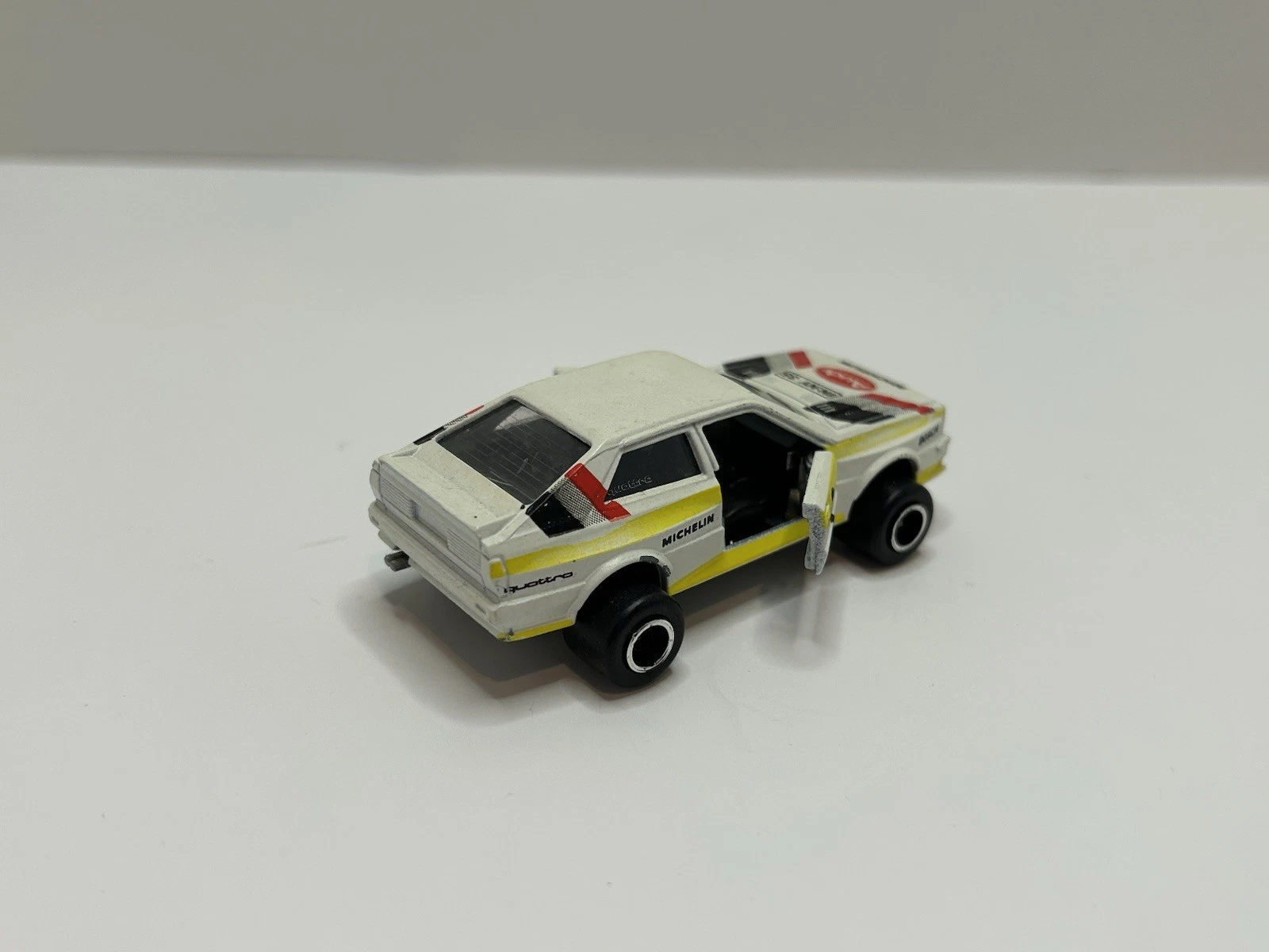 Picture 3 of 9