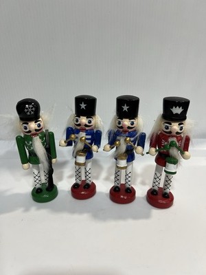 4 tiny Nutcrackers
