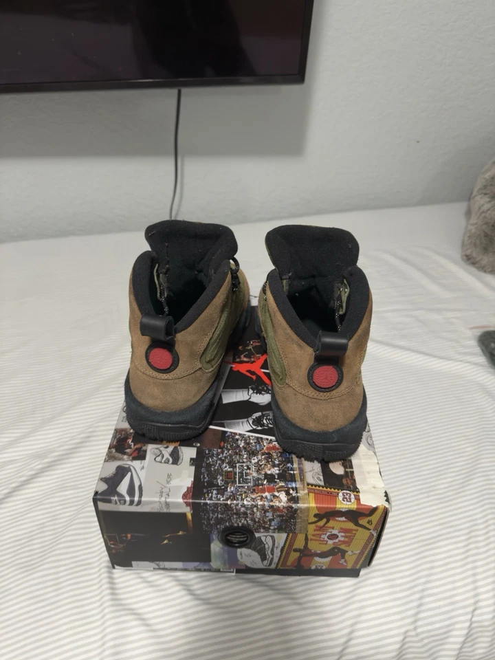 BOTA RETRO JORDAN 9 NRG 'CARNE DE RES Y BRÓCOLI' Foto 2 de 4