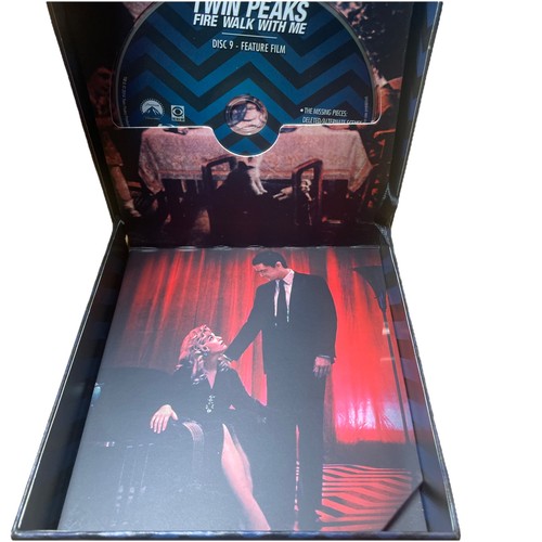Twin Peaks The Entire Mystery & Missing Pieces 10-Disc BluRay Complete Set - Foto 16 di 19