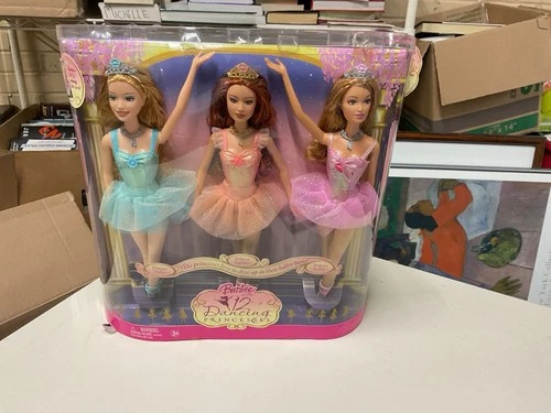 Vintage Mattel 2006 Barbie 12 Dancing Princesses Ballerina Giftset New