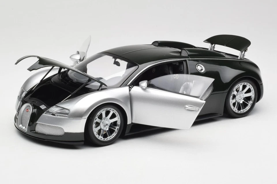 100110852-O Bugatti Veyron Edition Centenaire Chrome Green No Outside Box Minich - Image 2 of 4