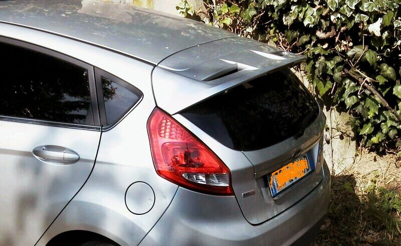 Aileron arrière prêt à peindre pour personnaliser votre Ford Fiesta VII