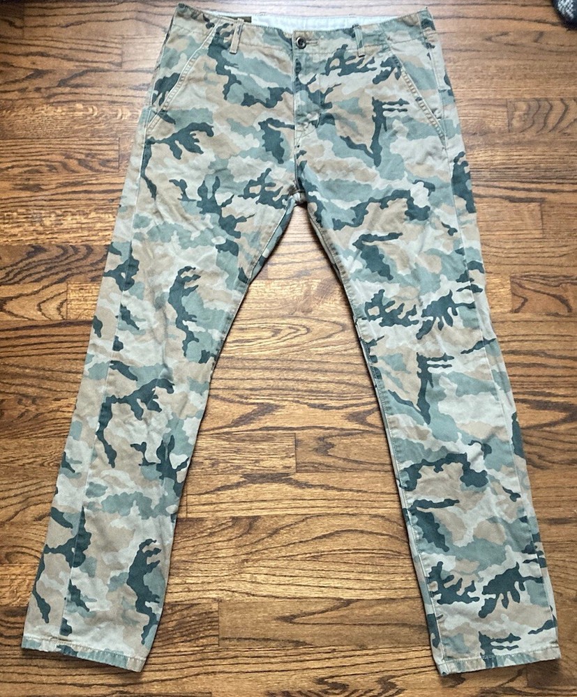 Levi's Signature Camo Chino Pants Mens Size 30x30 Military Green Desert