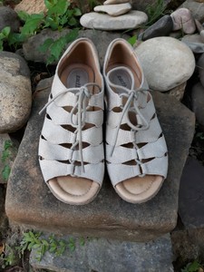 earth plover sandals