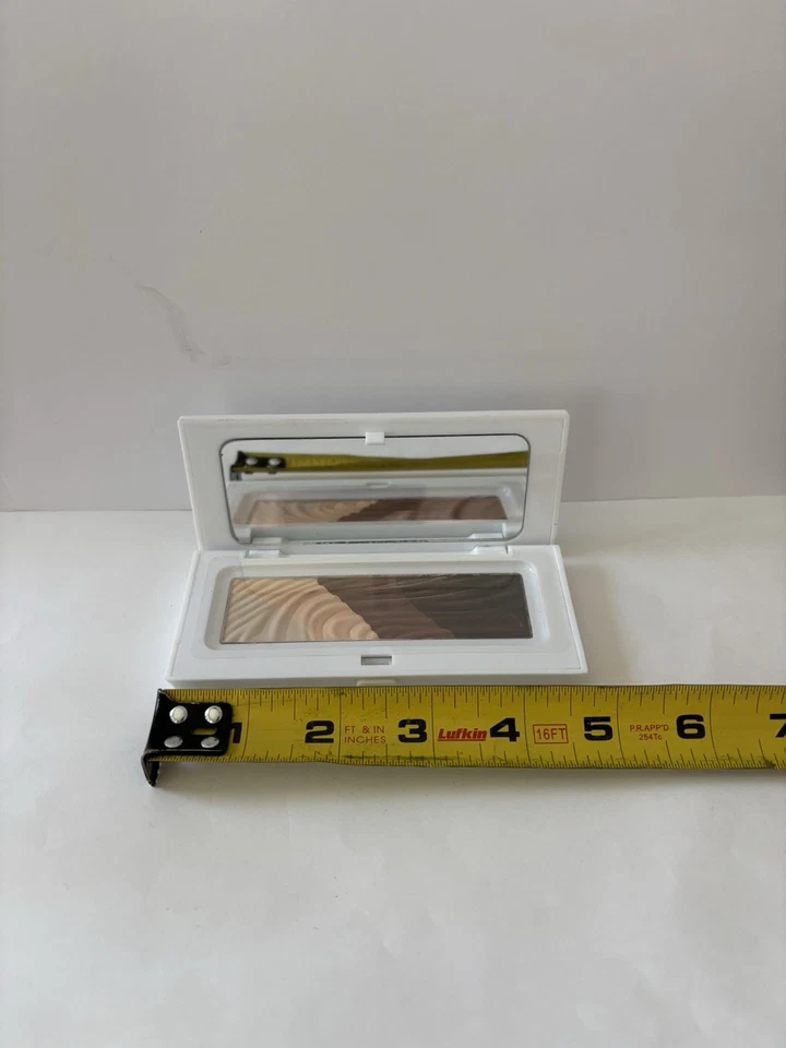 Makeover Essentials ME Butterfly Eyes Eyeshadow & mirror case .17 oz. 5g - Image 3 of 4