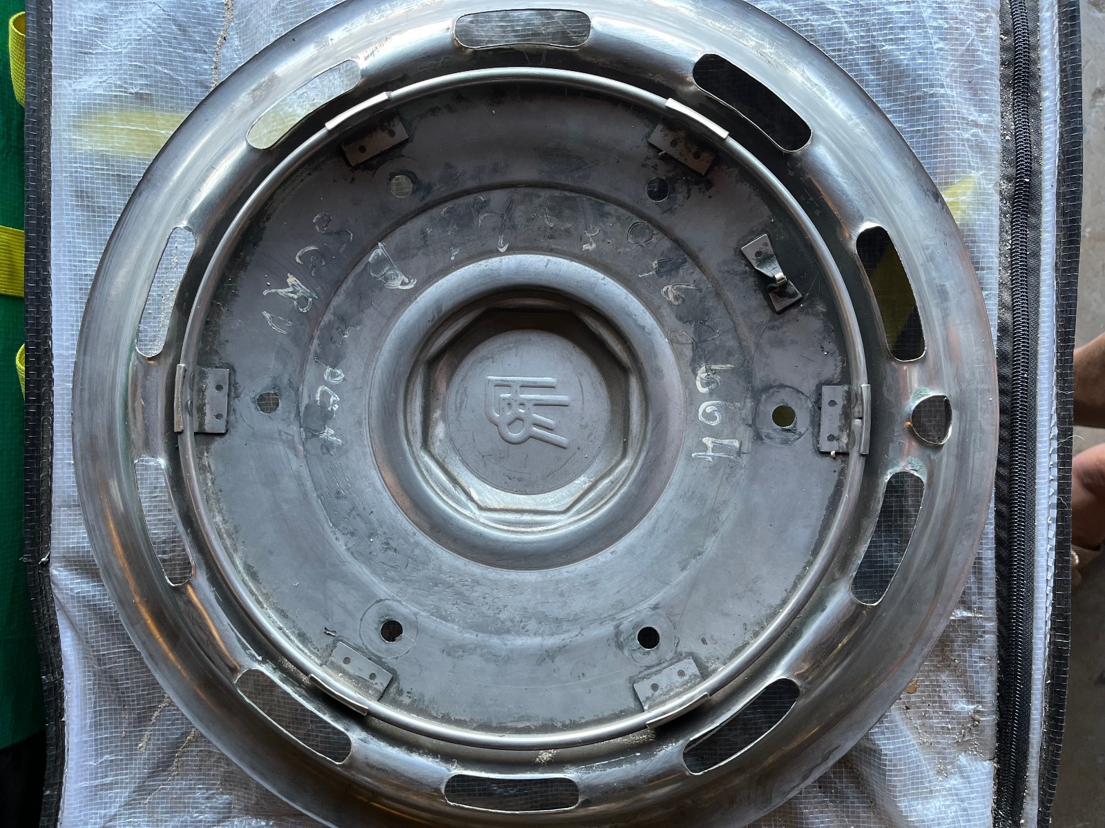 ROLLS ROYCE SILVER SHADOR 53-69 HUBCAPS