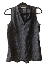 Olive and Oak Women's Sleeveless  Black And White Split Neck Blouse Size S