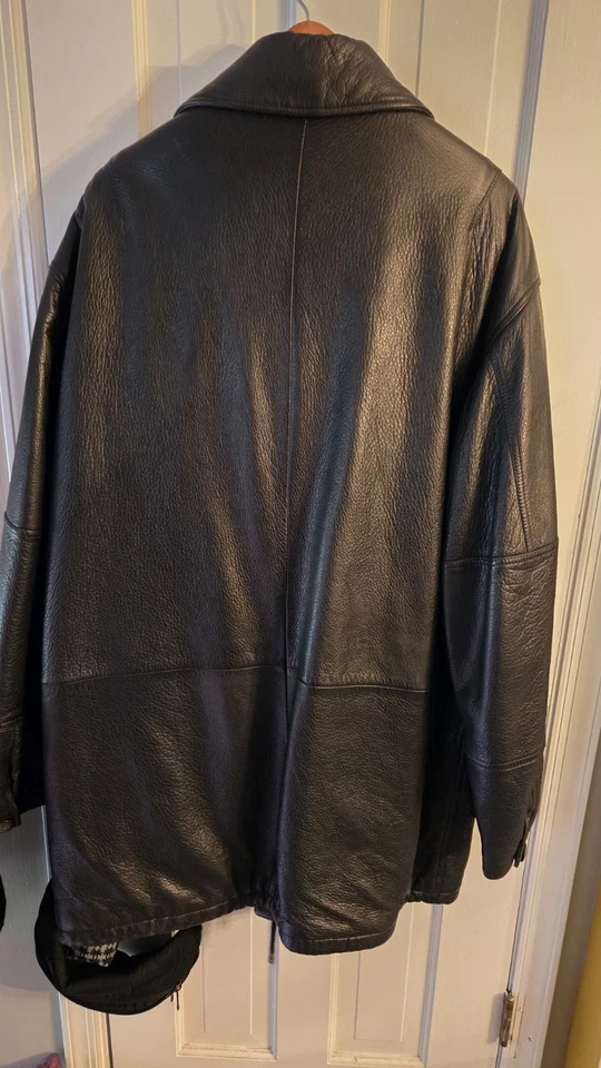 Men's SZ 46 Armani Collezioni Deerskin Black Leather Jacket. Perfect for Winter! - Image 3 of 4