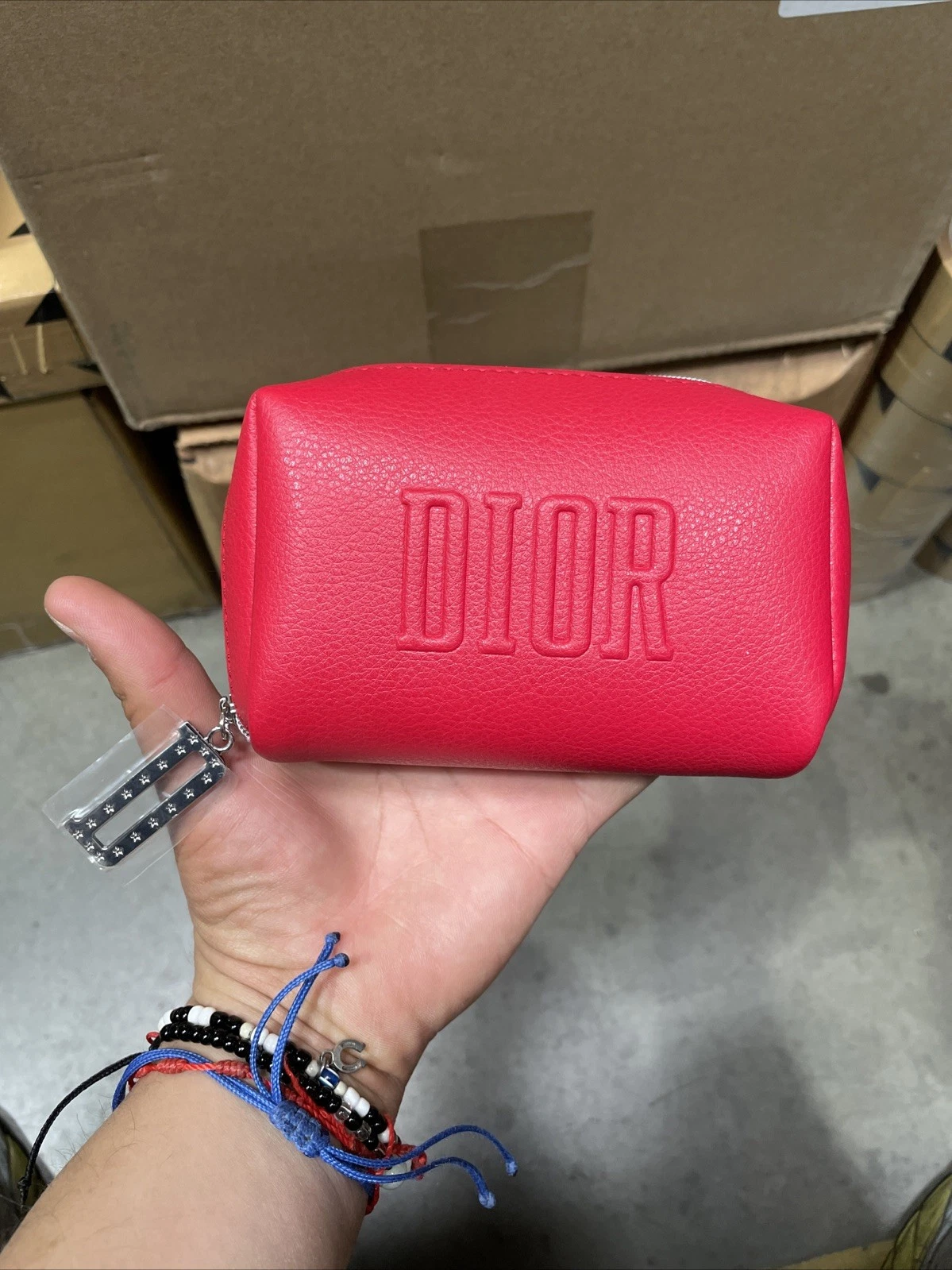 Authentique pochette Dior zippée logo rouge cadeau VIP limitée simili cuir neuf sans étiquette