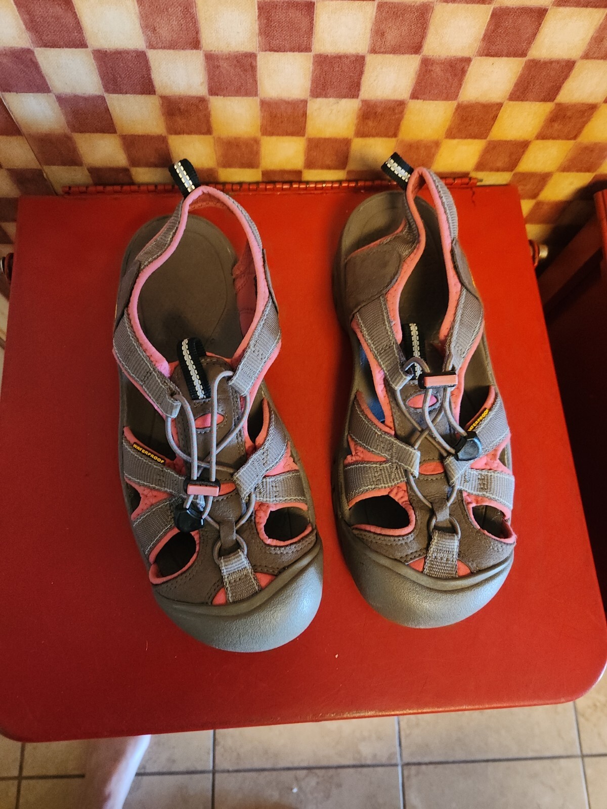 Sandali da donna rosa KEEN taglia EU 41 US 9 5 impermeabili escursionismo USATI