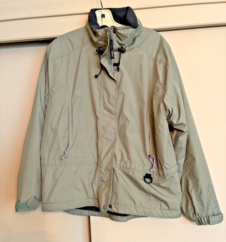L.L. Bean Outdoors Women’s Pet Small Fleece Green Winter Jacket 