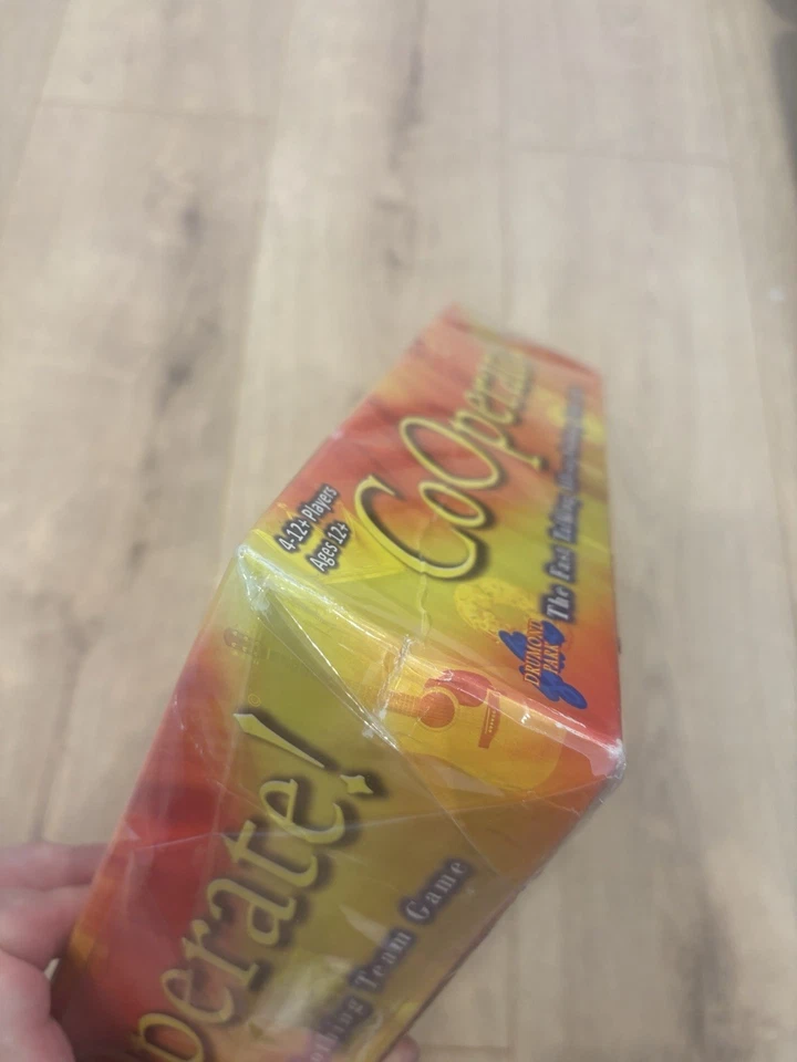 CoOperate The Fast Talking All or Nothing Quiz Board Team Game Drummond Park - Image 2 of 3