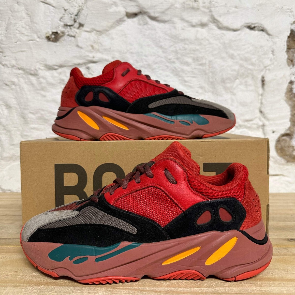 adidas Yeezy Boost 700 'Hi-Res Red' Men's Size 9 Pre-owned