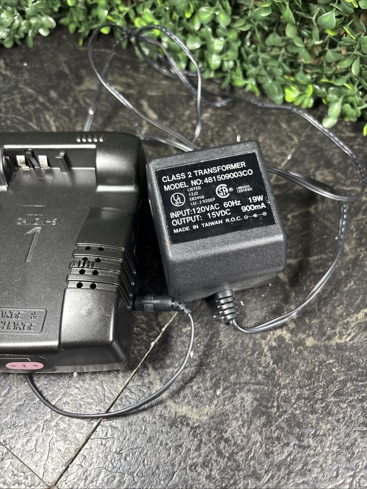 Vintage Power-up Triple Quick Charger Model Cl-320 Hitachi Monolta, Canon 6 V ++ - Image 2 of 4