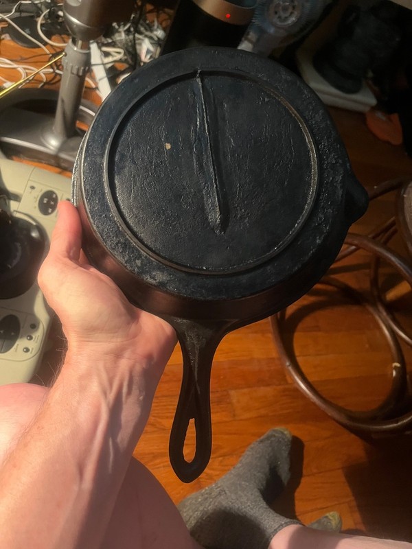 Unmarked Wagner No. 6 Cast Iron Antique 9" Skillet