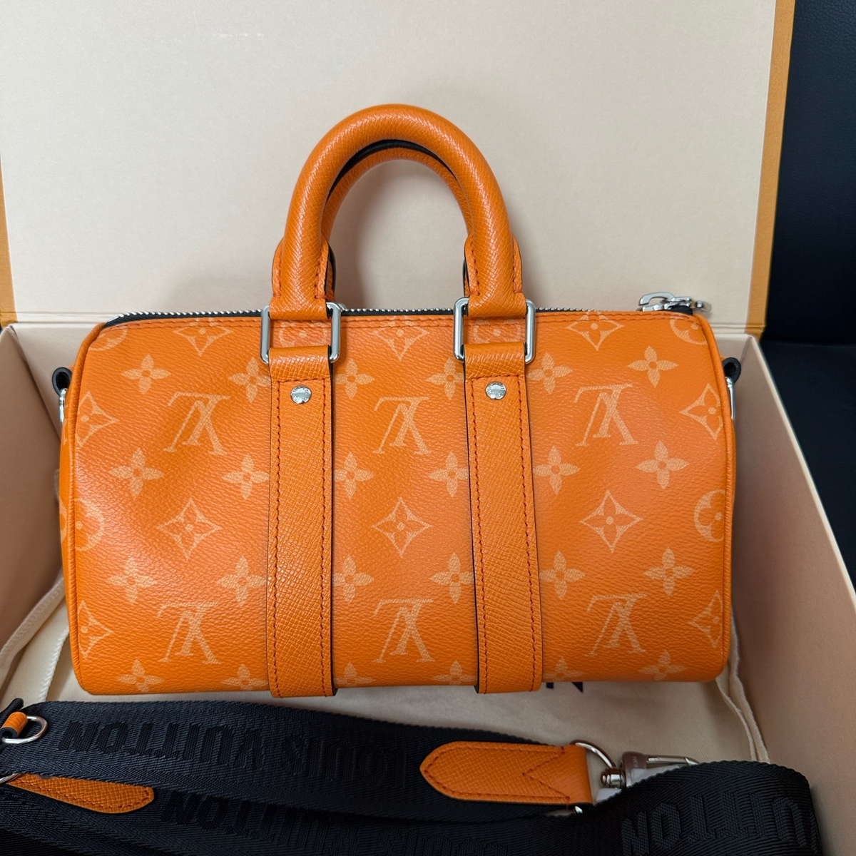 Louis Vuitton Keepall 25 Bandoulière Monogram Shoulder Bag Orange