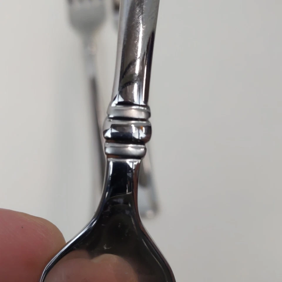 Conjunto de 3 garfos de jantar de aço inoxidável Zwilling JA Henckels 18/10  - Imagem 3 de 4