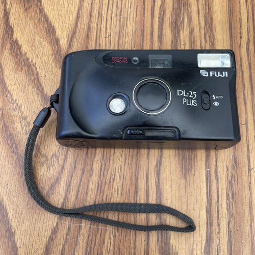 Fuji Fujifilm DL-25 Plus 35mm Point & Shoot Focus Free Camera, Drop in Loading - Picture 1 of 8