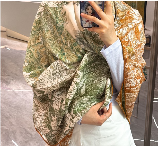 70% cashmere 30% silk Green flower double side printed square Wrap shawl 51