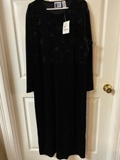 Beautiful Black Long Dress With Embroidered Flowered Front Size 1X BOLD SPIRIT