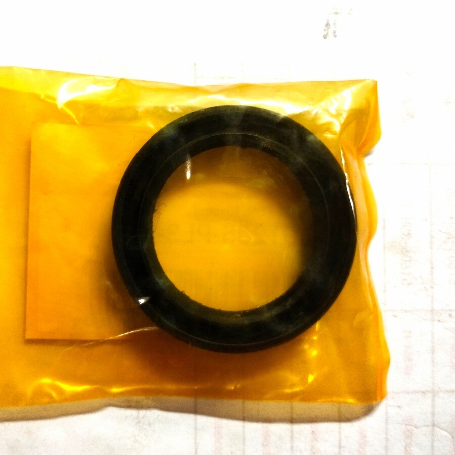 Honda OEM Driveshaft Oil Seal 91206-PL3-A01 (35x62x8 Mm) | Civic - Foto 2