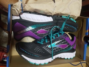 brooks ghost 9 womens size 8.5