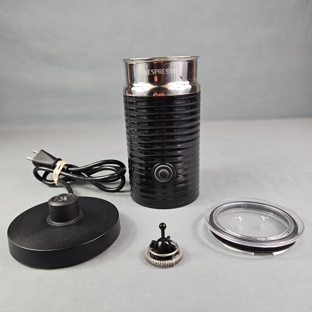 Nespresso Aeroccino 3 Milk Frother Model 3694. Black w/ Base
