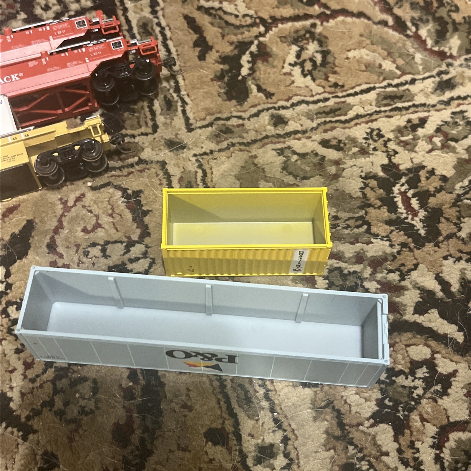 HO Scale Lot Of 57 Assorted Intermodal Shipping Containers Cargo