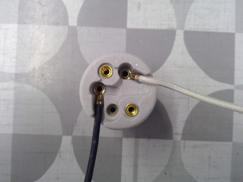 Leviton 600V 660W 4KV Pulse Rated Medium Base E26 Socket **Free Shipping** - Picture 2 of 3