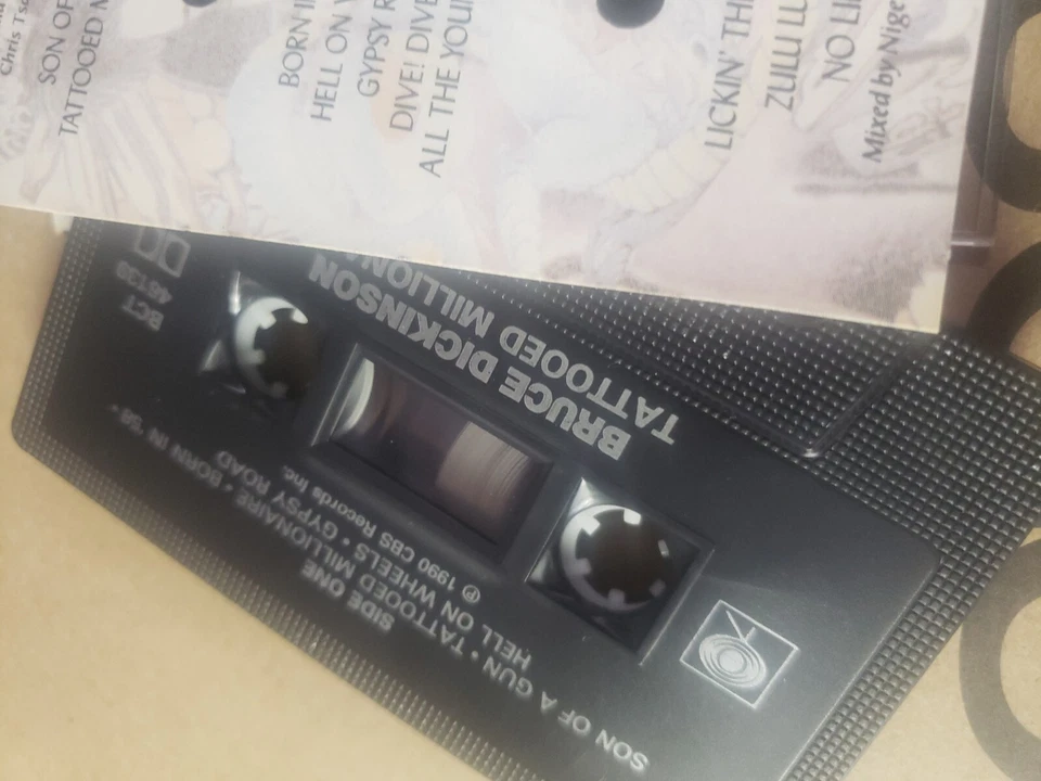 CASSETTE MILLONARIO TATUADO BRUCE DICKINSON Foto 3 de 3