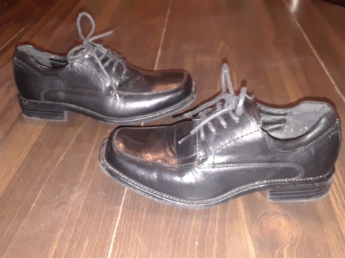 Robert David Boy's Causal Dress Shoes Size 2 1/2 Excellent Used Condition! - Picture 7 of 12