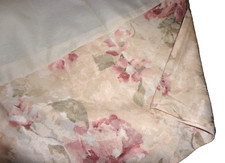CROSCILL ANTIQUE ROSE FLORAL IVORY GREEN (1) QUEEN BEDSKIRT 14&rdquo; SPLIT