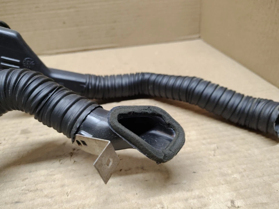 1994-97 Dodge Ram Pair Window Vent Duct 55114781 - Image 4 of 4
