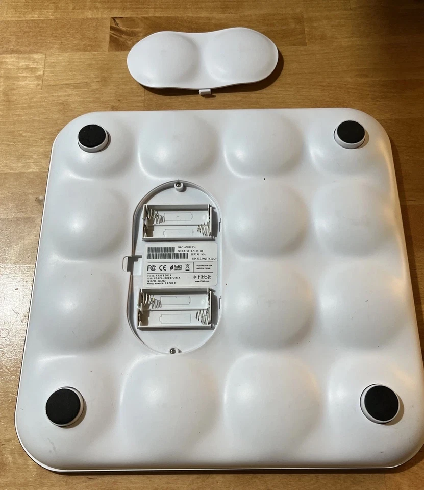 Умные весы Fitbit Aria Wi-Fi для ванной тренажерного зала фитнеса белые FB201w - Изображение 2 из 2