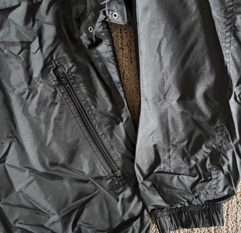 Abrigo chaqueta ligera vintage GAP EUC para hombre XS negro forrado de malla cortavientos Foto 4 de 4