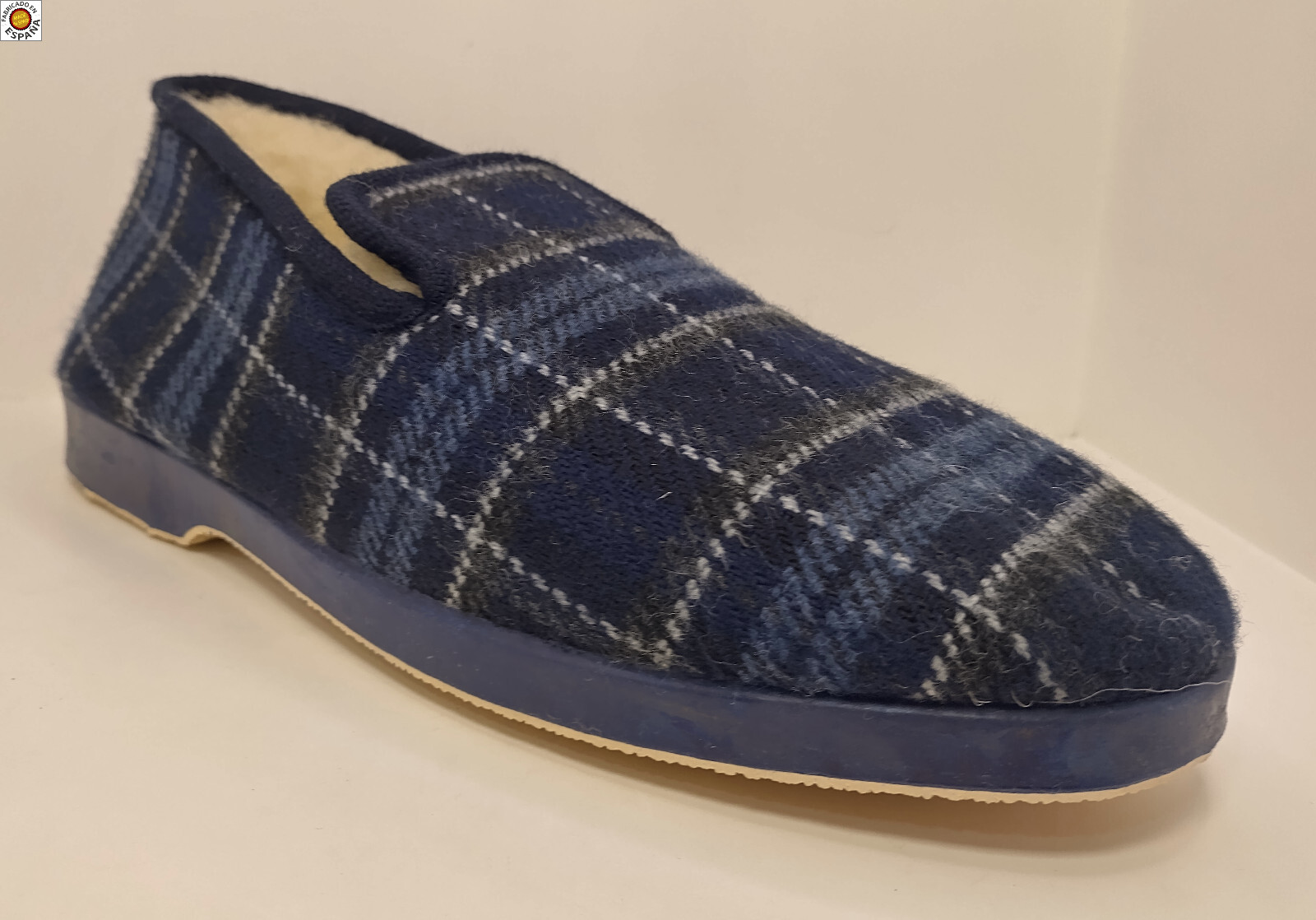 Zapatilla de cuadros con forro de lana Nº45