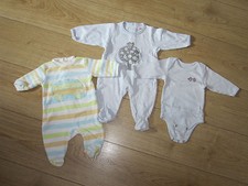 Lot 2 pyjamas + 1 bodie 1 mois coton bio