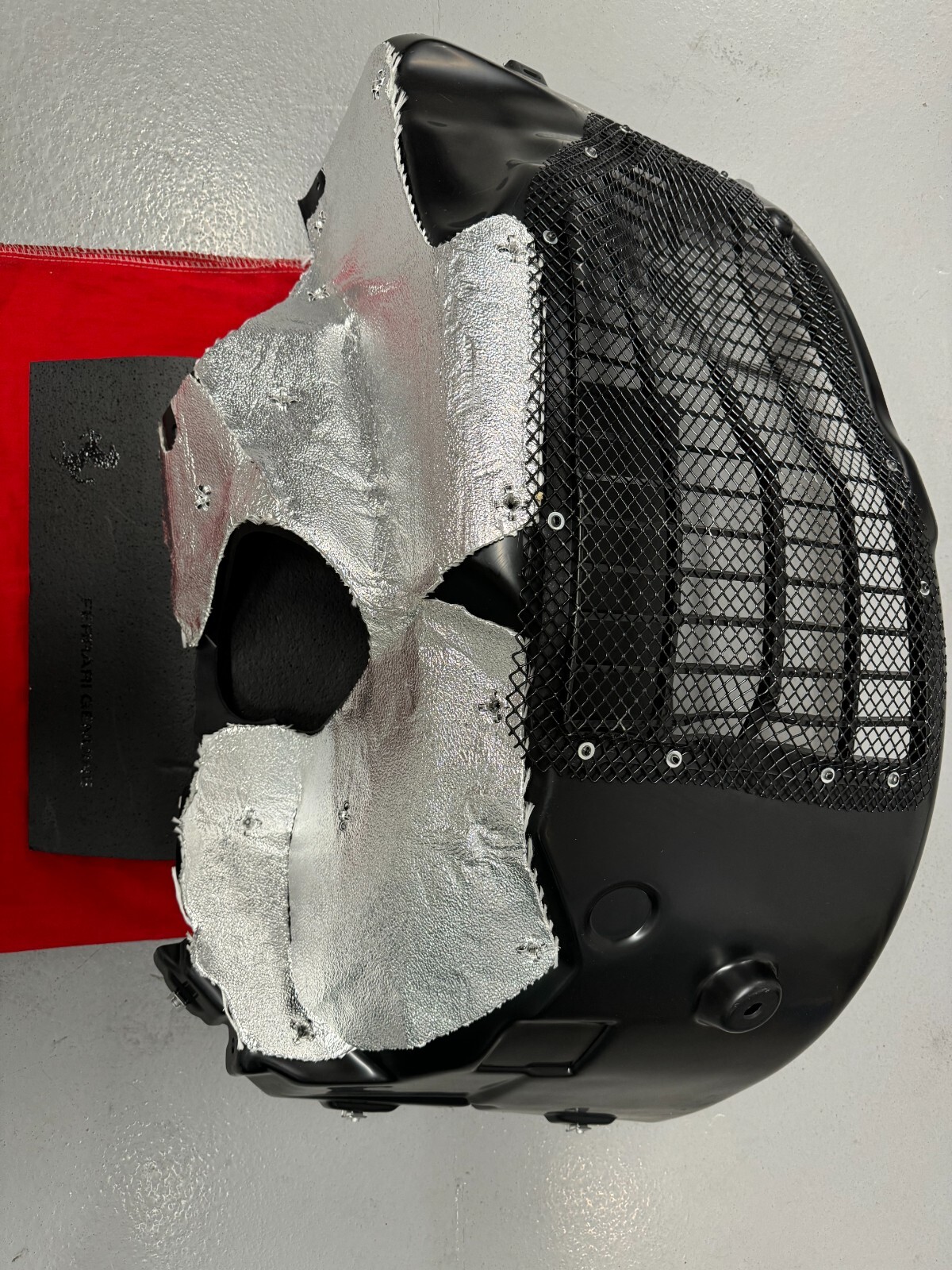 Ferrari 488 CHALLENGE RH Rear Wheel liner 88567400
