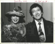 1994 Press Photo Margarita Bergen and Frank D'Amico at an event for women chefs