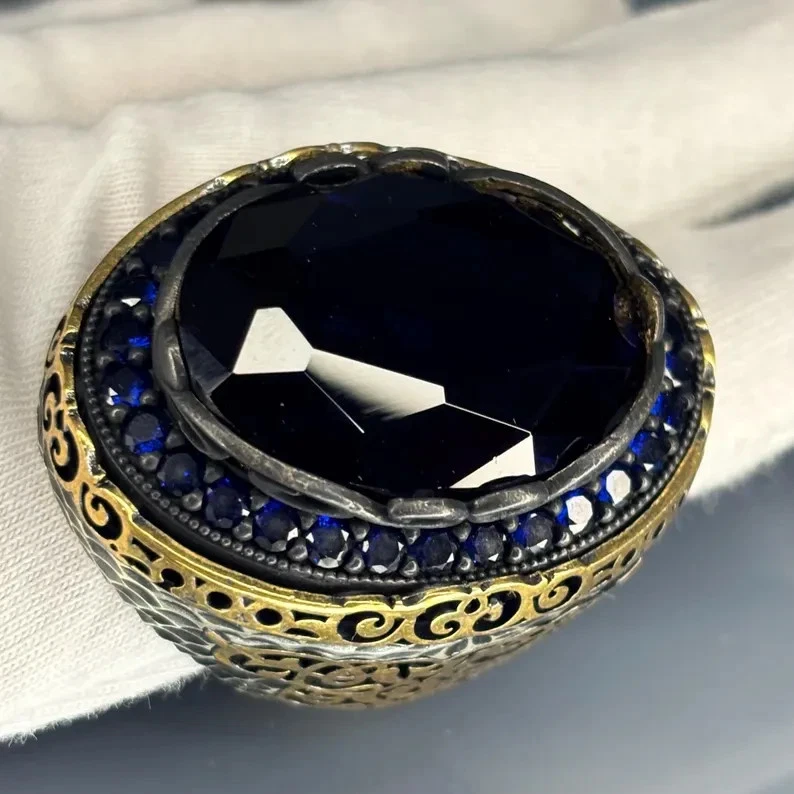 Anillo de plata esterlina con zafiro para hombre: filigrana turca vintage, acento moissanita Foto 4 de 4