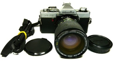 Minolta XG 9 mit Objektiv '' Soligor Zoom Macro 28-80 mm ''