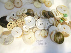 Big Lot of Vintage 30s 40s 50s Plastic and Glass Buttons Lot — photo 9